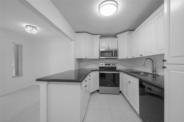 711 Sunny Pine Way B-2, Greenacres, FL 33415