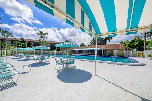 711 Sunny Pine Way B-2, Greenacres, FL 33415