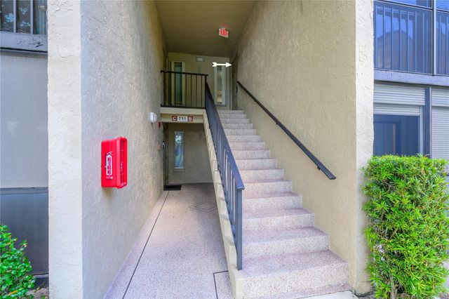 711 Sunny Pine Way B-2, Greenacres, FL 33415