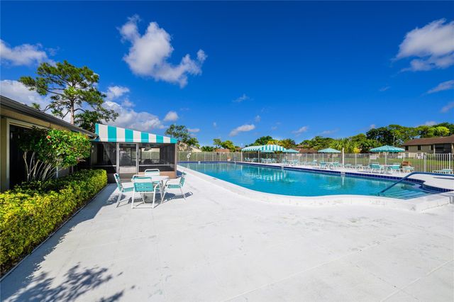 711 Sunny Pine Way B-2, Greenacres, FL 33415