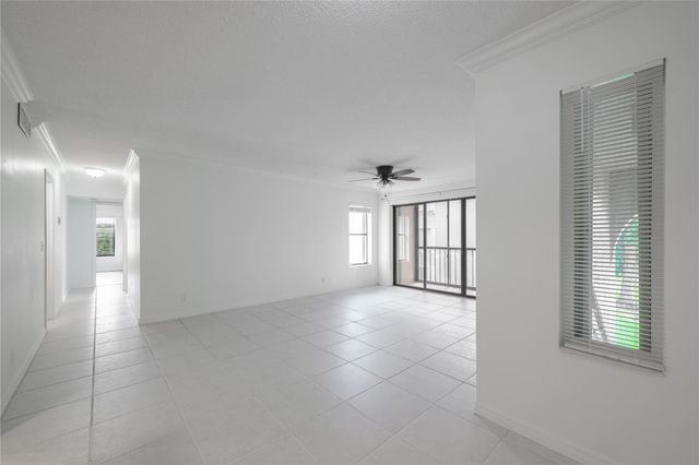 711 Sunny Pine Way B-2, Greenacres, FL 33415