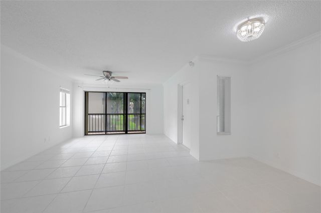 711 Sunny Pine Way B-2, Greenacres, FL 33415