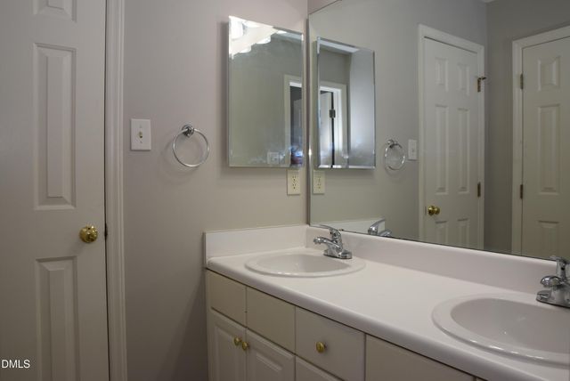 105 Martins Point Place, Cary, NC 27519