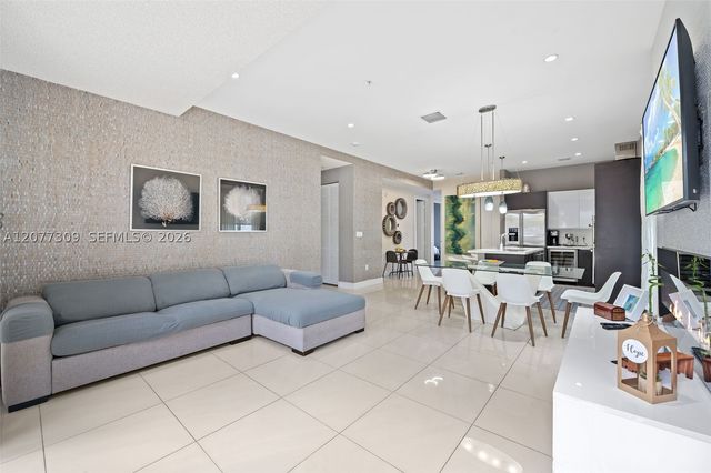 10305 NW 63rd Ter 105, Doral, FL 33178