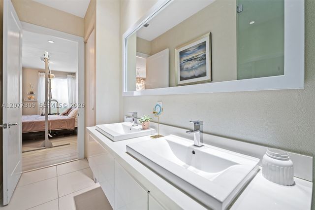 10305 NW 63rd Ter 105, Doral, FL 33178