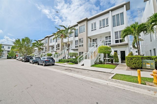 10305 NW 63rd Ter 105, Doral, FL 33178
