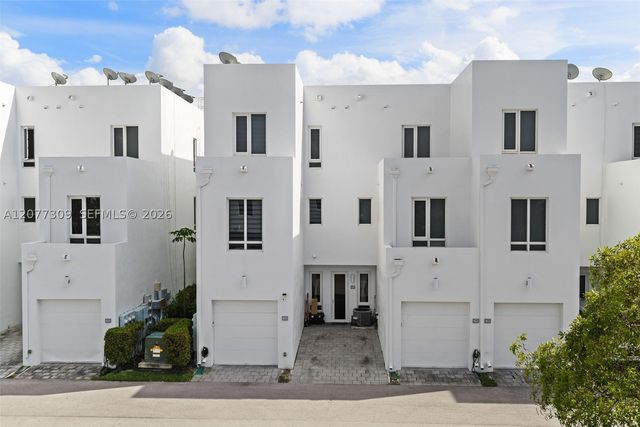 10305 NW 63rd Ter 105, Doral, FL 33178
