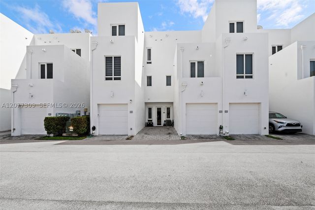 10305 NW 63rd Ter 105, Doral, FL 33178