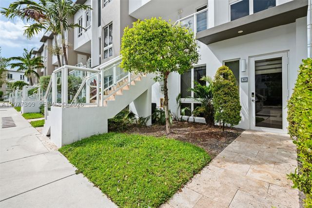 10305 NW 63rd Ter 105, Doral, FL 33178