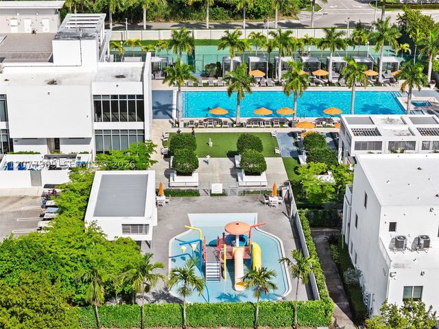 10305 NW 63rd Ter 105, Doral, FL 33178