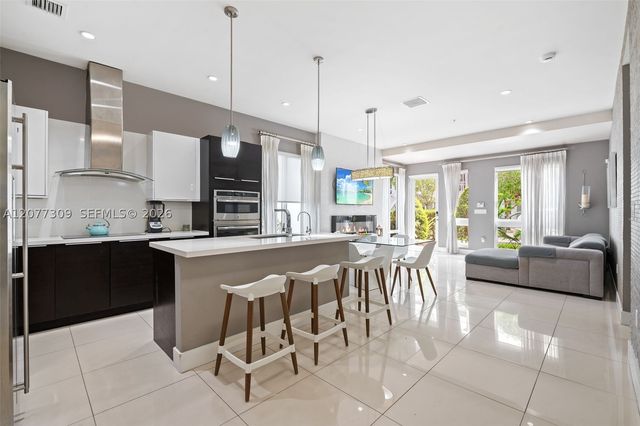 10305 NW 63rd Ter 105, Doral, FL 33178
