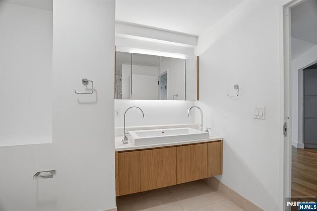 77 Hudson Street 2002, Jersey City, NJ 07302