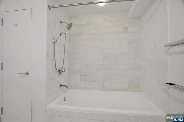 77 Hudson Street 2002, Jersey City, NJ 07302