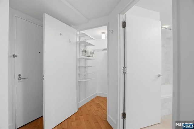 77 Hudson Street 2002, Jersey City, NJ 07302