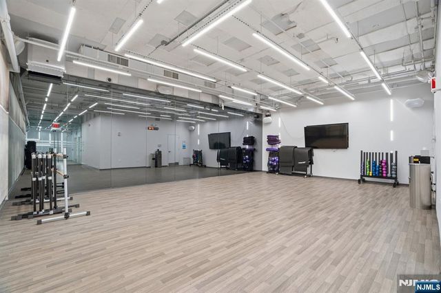 77 Hudson Street 2002, Jersey City, NJ 07302