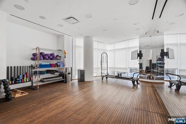 77 Hudson Street 2002, Jersey City, NJ 07302