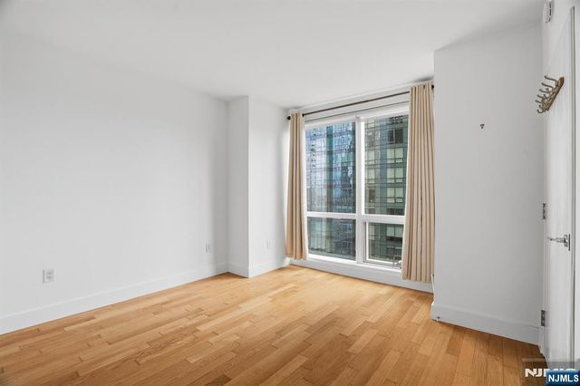77 Hudson Street 2002, Jersey City, NJ 07302
