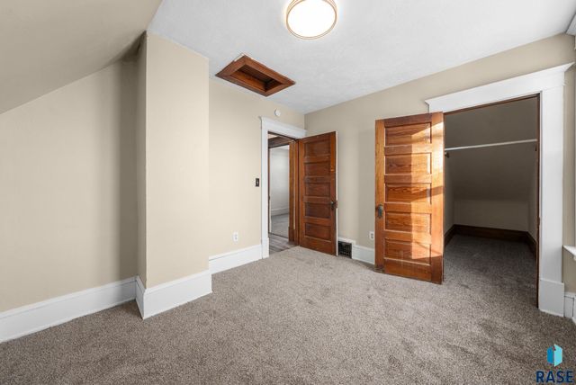 610 S 1st Ave Avenue, Sioux Falls, SD 57104