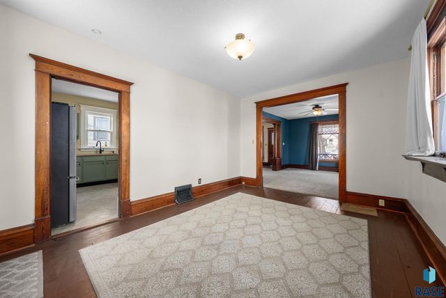 610 S 1st Ave Avenue, Sioux Falls, SD 57104