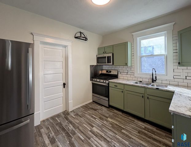 610 S 1st Ave Avenue, Sioux Falls, SD 57104