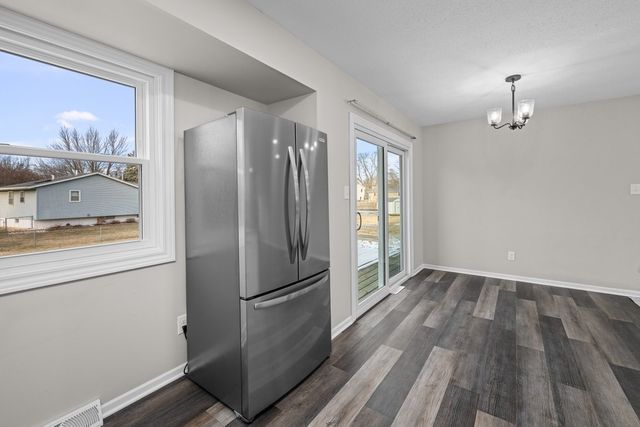 222 S Park View Drive, Park View, IA 52748