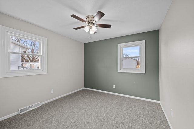 222 S Park View Drive, Park View, IA 52748