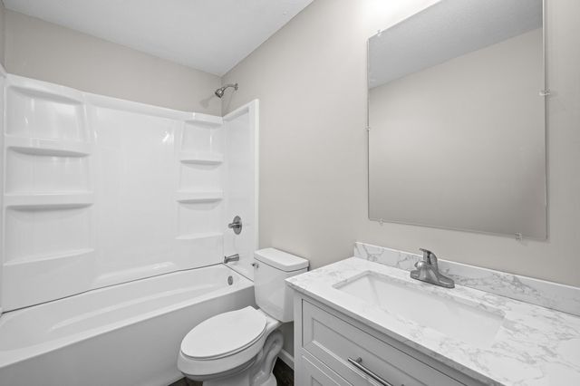 222 S Park View Drive, Park View, IA 52748