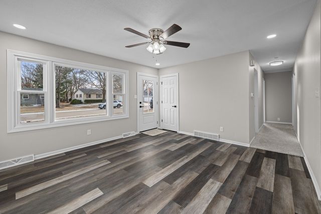 222 S Park View Drive, Park View, IA 52748