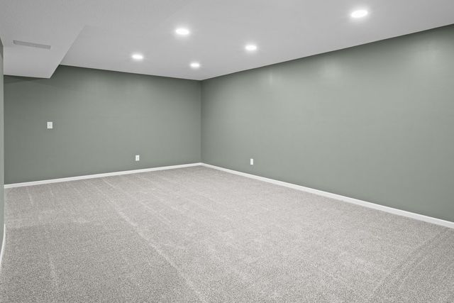 222 S Park View Drive, Park View, IA 52748