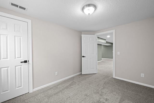 222 S Park View Drive, Park View, IA 52748