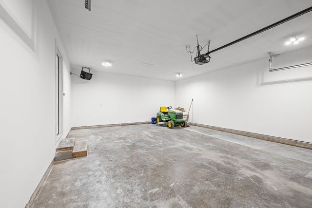 222 S Park View Drive, Park View, IA 52748