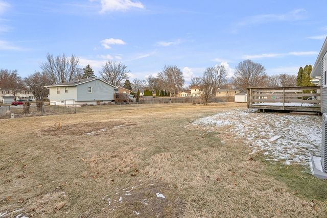 222 S Park View Drive, Park View, IA 52748