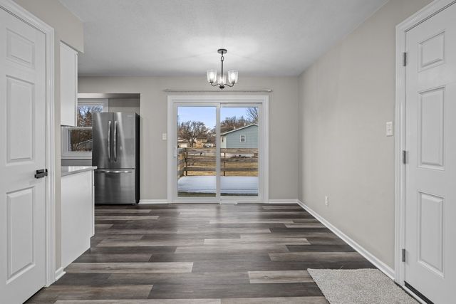 222 S Park View Drive, Park View, IA 52748