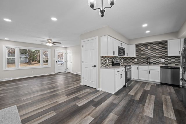 222 S Park View Drive, Park View, IA 52748