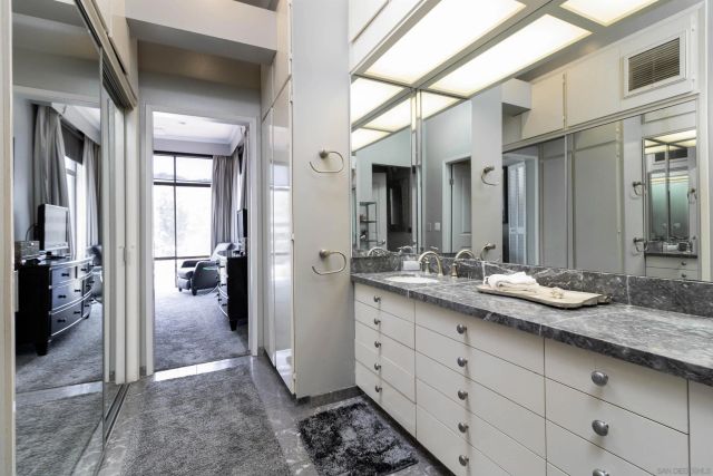 8110 El Paseo Grande 401, La Jolla, CA 92037