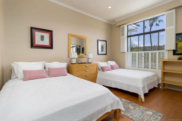 8110 El Paseo Grande 401, La Jolla, CA 92037