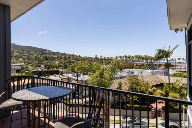 8110 El Paseo Grande 401, La Jolla, CA 92037