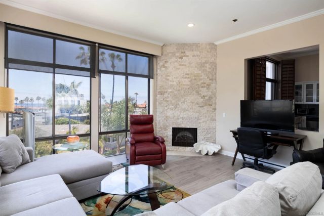 8110 El Paseo Grande 401, La Jolla, CA 92037