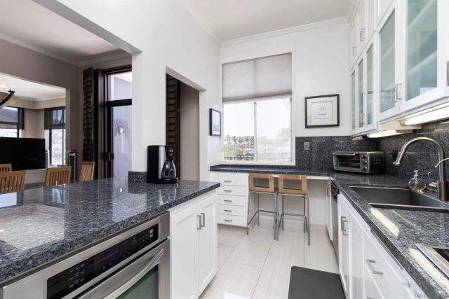 8110 El Paseo Grande 401, La Jolla, CA 92037