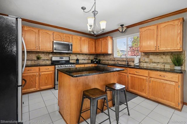 12887 Beechnut Drive, Sterling Heights, MI 48313