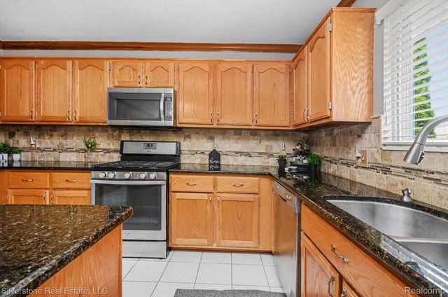 12887 Beechnut Drive, Sterling Heights, MI 48313