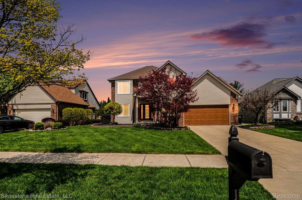 12887 Beechnut Drive, Sterling Heights, MI 48313