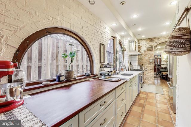 407 A ST NE, Washington, DC 20002