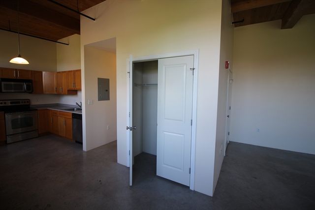 35 Riverwalk Way R315, Lowell, MA 01854