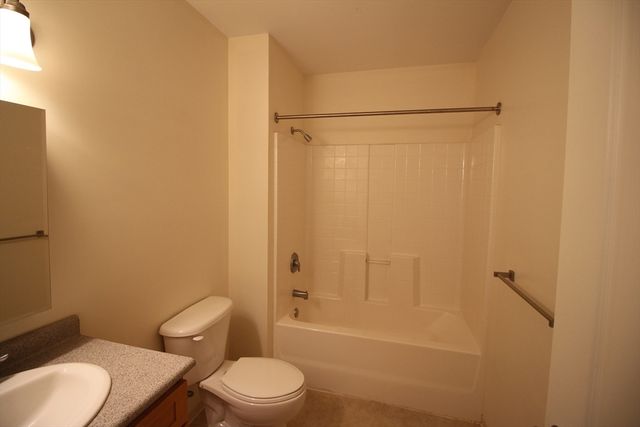 35 Riverwalk Way R315, Lowell, MA 01854