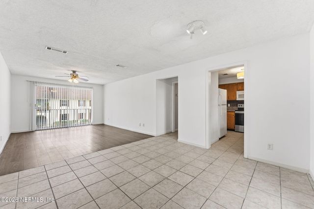 1738 EL PRADO Road 8, Jacksonville, FL 32216