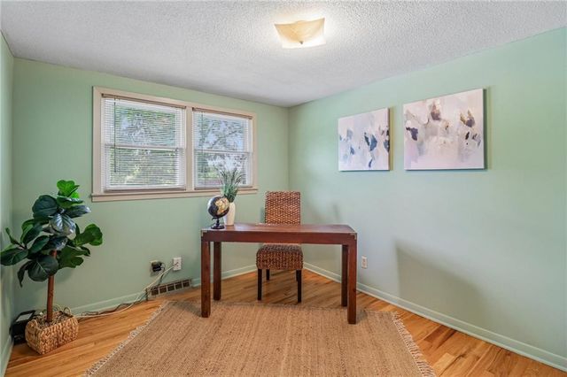 5113 Ridgewood Drive, Kansas City, MO 64151
