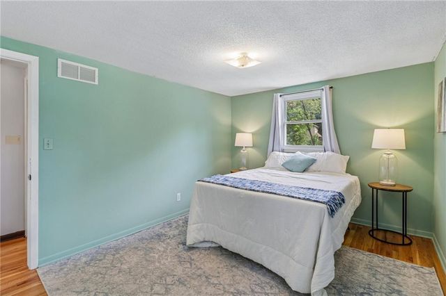 5113 Ridgewood Drive, Kansas City, MO 64151