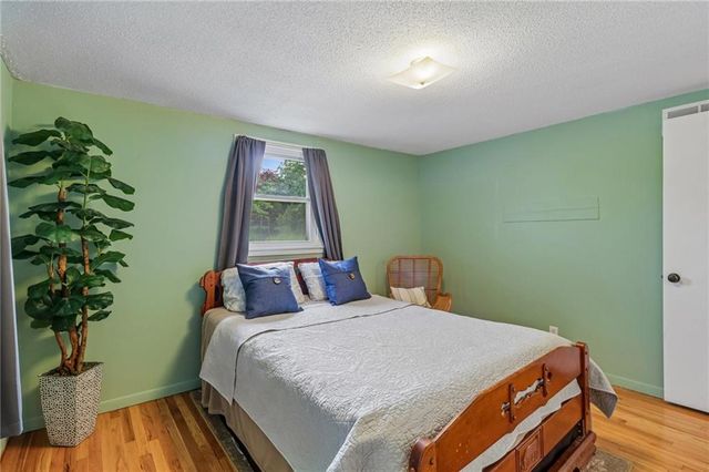 5113 Ridgewood Drive, Kansas City, MO 64151