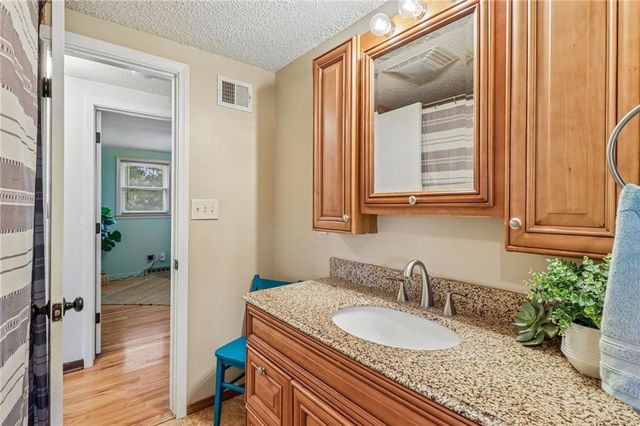 5113 Ridgewood Drive, Kansas City, MO 64151